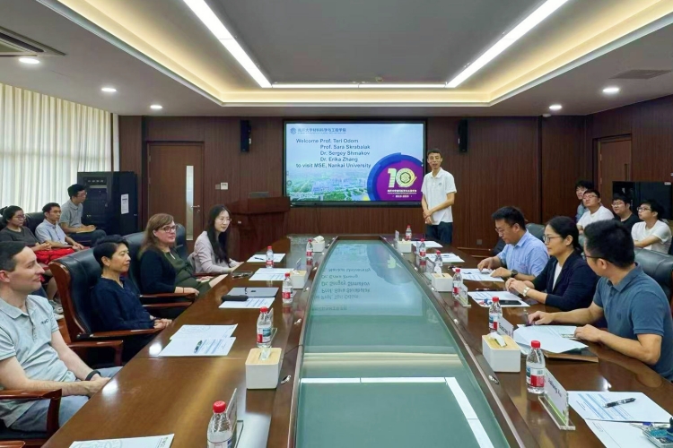 国际期刊主编访问材料科学与工程...